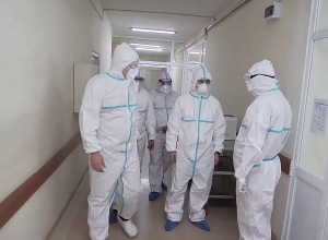 Տիգրան Ավինյանը և Արսեն Թորոսյանն այցելել են «Նորք Ինֆեկցիոն կլինիկական հիվանդանոց»