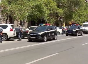 Լարված իրավիճակ․ ԱԱԾ-ում հարցաքննում են Ծառուկյանին․ Ուղիղ