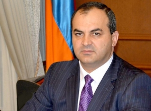 Արթուր Դավթյանը ԱԱԾ-ին հանձնարարել է ստուգել Հովիկ Աբրահամյանի որդու առանձնատունը կալանքից հանելու հանգամանքը