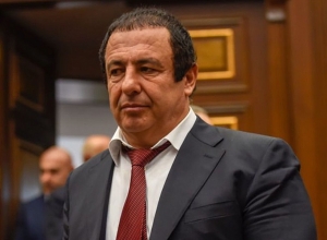 Гагик Царукян прибыл – ждут решения суда: прямой эфир