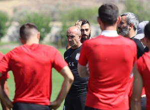 ՀՖՖ-ն որակազրկել է «Արարատի» թարգմանչին ու ֆուտբոլիստին, իսկ ակումբին տուգանել է 450 հազար դրամով