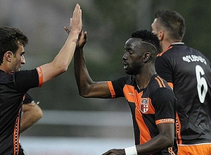 «Շիրակը» ջախջախեց «Արարատին» և հավասարվեց առաջատար «Արարատ-Արմենիային»