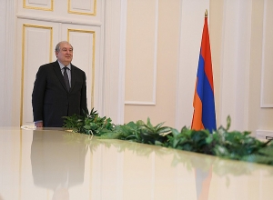 Президент вручил награды