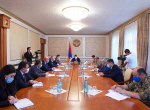 Совещание в Арцахе по вопросам жилищного обеспечения офицеров Армии обороны