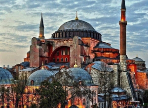 Թուրքիայում չեղարկել են Սուրբ Սոֆիայի տաճարը թանգարան դարձնելու մասին որոշումը. ermenihaber.am