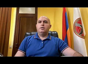 Արմեն Աշոտյան.  Բանակը մի հատ է` անկախ իշխանությունից. մի արեք այդպես, անբարո է