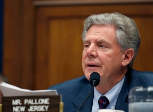 Կոնգրեսական Փալոնի առաջարկած փոփոխությունը ներառվեց Ազգային պաշտպանության մասին օրենագծում