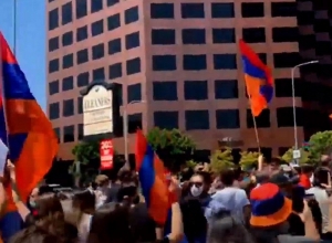 Լոս Անջելոսի հայերը բողոքի ակցիա են անում