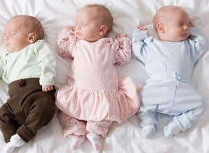 Учительница школы в селе Неркин Кармирахпюр родила тройню