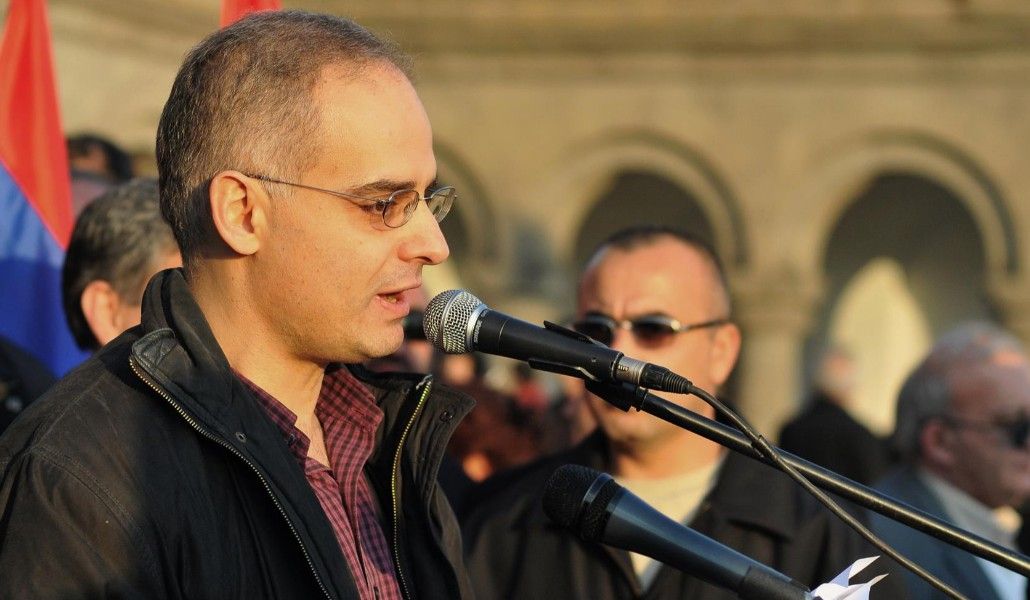 414423_125740450889911_91005851_o