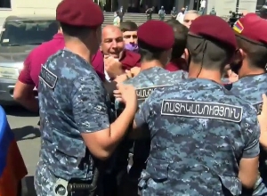 Քաշքշուկ ոստիկանների և ակցիայի մասնակիցների միջև. մեկ մասնակից բերման ենթարկվեց