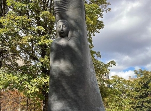 Посольство Армении решительно осуждает осквернение памятника Комитасу в Париже