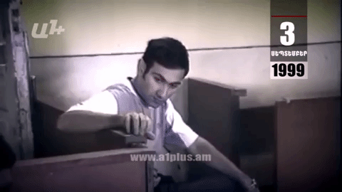 Календарь. 3 сентября: Роберт Кочарян лично принимает часть журналистов, пришедших на демонстрацию в защиту Никола Пашиняна