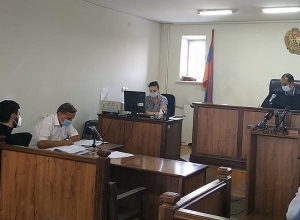 Վիճաբանություն՝ հակագազով ցուցմունք կորզելու գործով դատական նիստին