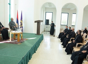 Ամենայն Հայոց Կաթողիկոսն ընդունեց Արարատյան Հայրապետական թեմի հոգևոր դասին