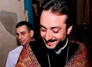 Առաջին կարգի բացասական արյուն է անհրաժեշտ տեր Կիրակոս քահանա Սիմոնյանին փրկելու համար. Aliq,ge