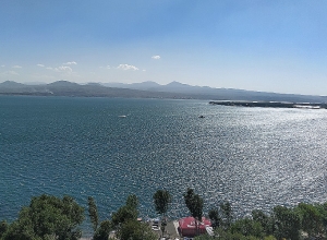 Սեւանա լճում մոտորանավակ է շրջվել․ ԱԻՆ