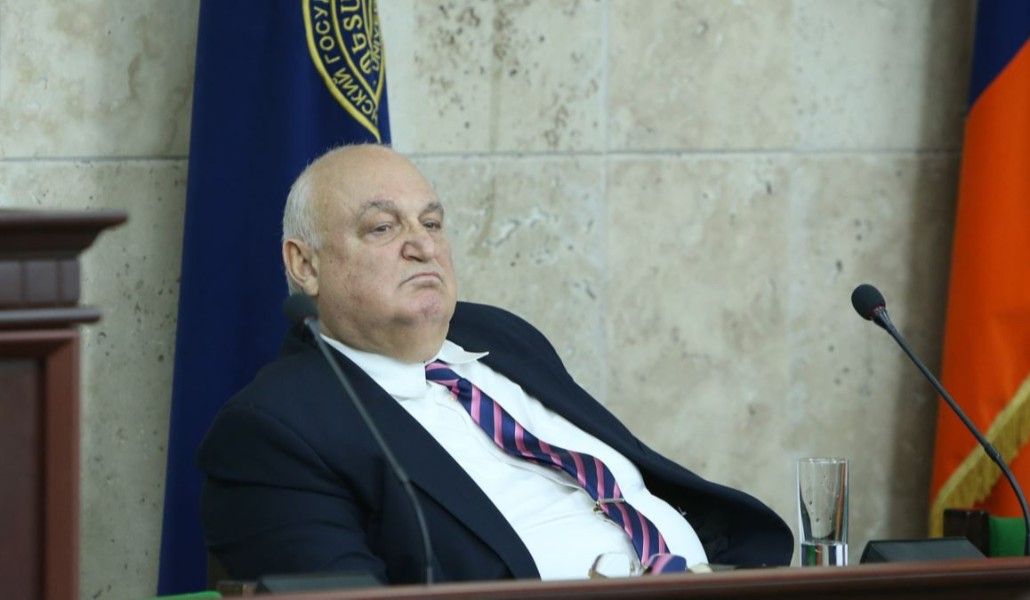 D71F0876-DE87-463B-9F3B-B55BB2CC9695_cx0_cy5_cw0_w1200_r1