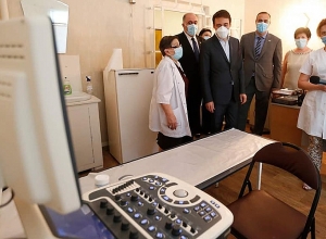 Айк Марутян посетил общинные поликлиники, получившие новейшее медоборудование