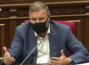 Ո՞վ է պատասխան տալու մինչև 10 տ. երեխաների դիմակ կրելու արդյունքում առաջանացած պրոբլեմների համար