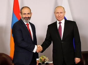 «В России придают важность дружественным, союзническим отношениям с Арменией»: Владимир Путин поздравил