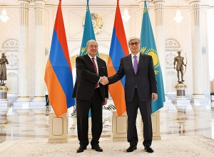 Желаю Вам успехов на ответственном государственном посту: Касым-Жомарт Токаев – Армену Саркисяну