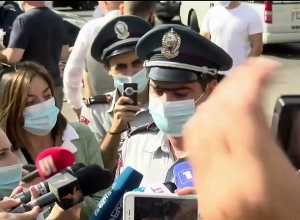 Ինչի՞ց է սկսվել միջադեպը դատարանի բակում. պարզաբանում է ոստիկանությունը