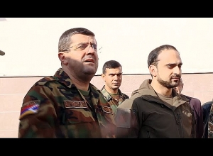 Տիգրան Ավինյանն Արայիկ Հարությունյանի հետ հանդիպել են կամավորական տղաներին