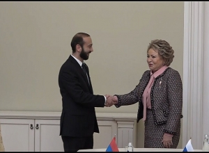 Арарат Мирзоян проинформировал Валентину Матвиенко о несоблюдении режима прекращения огня со стороны Азербайджана