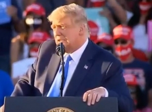 Donald Trump talks about Armenians at his presidential election rally