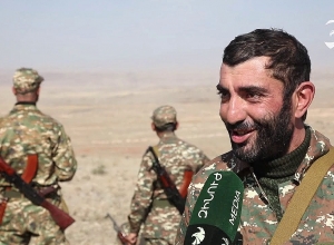 Тренировки героев, мобилизованных на защиту родины, перед отправлением на фронт