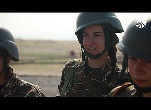 Training of women's first platoon - video