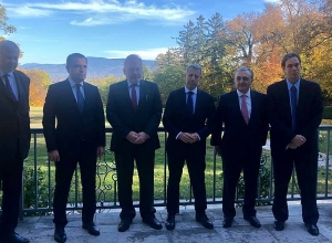 Стартовала встреча Зограба Мнацаканяна с министром ИД Азербайджана