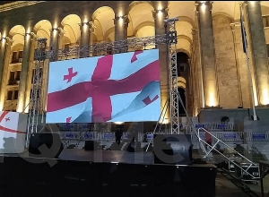 Грузинская оппозиция не признает результаты выборов: напротив парламента проходит митинг