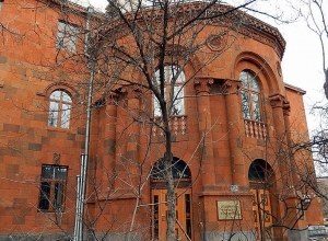 Գրողների միությունը կոչով դիմել է աշխարհի մտավորականությանը