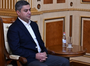 Президент Армен Саркисян встретился с председателем партии «Родина» Артуром Ванецяном