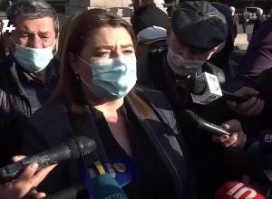 Նա Գորիսից այն կողմ անգամ չի գնացել, բայց կամավորի հագուստով մեզ սպանելու կոչեր է անում. Տոնոյան