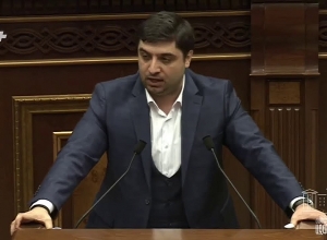 Предлагаю одуматься: то, чего вы хотите – это власть и должность: Вагаршак Акопян