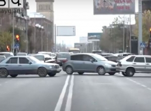 Գյումրու տարբեր փողոցներում բողոքի ակցիա է իրականացվել՝ վարչապետ Նիկոլ Փաշինյանի հրաժարականի պահանջով