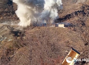 Прежде чем уйти наши взорвали карвачарскую воинскую часть, которая после полуночи переходит к Азербайджану