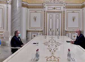 Премьер-министр продолжает встречи с представителями бизнес сообщества