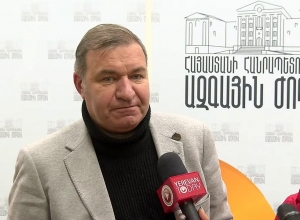 Մինչեւ վերեւի նստածի հարցերը չլուծվի, ներքեւներում հարց լուծել հնարավոր չի լինի. Միքայել Մելքումյան