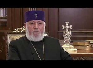 «Мы по-отечески призвали его уйти с поста премьер-министра»: обращение Католикоса