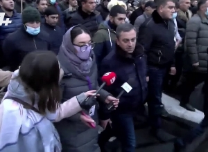 Никол Пашинян должен прийти в НС, чтобы зачитать текст своей отставки: Сагателян