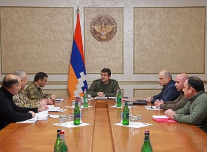 Президент Арцаха провел совещание с участием министров обороны, финансов и градостроительства