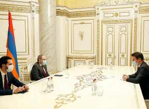 Премьер-министр встретился с послом Франции в Армении