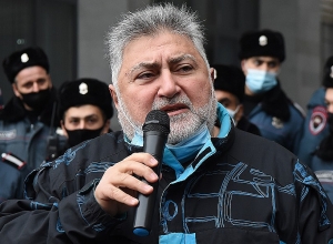 Это всего лишь прекращение огня, и мы в предстоящий год не можем исключить военные действия: Ара Папян