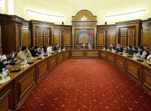 Премьер-министр встретился с родственниками пленных военнослужащих и мирных жителей