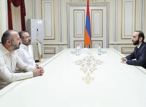 Արարատ Միրզոյանի նախաձեռնությամբ կայացել է հանդիպում «Քաղաքացու որոշում» կուսակցության ներկայացուցիչների հետ