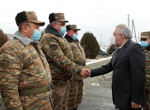 Министр обороны РА посетил бригаду миротворческих сил